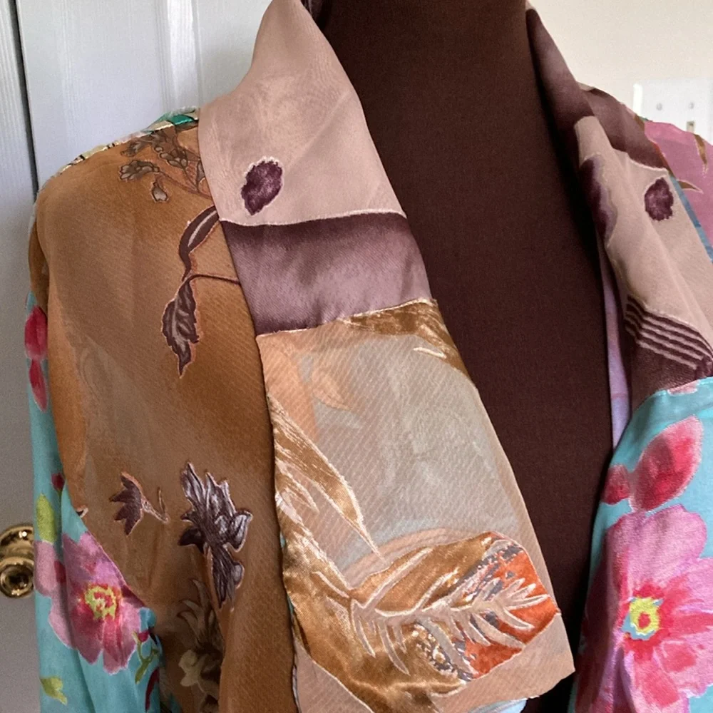 NWOT: Rare find: Champagne Collection by All that Glitter kimono jacket - Picture 3 of 13